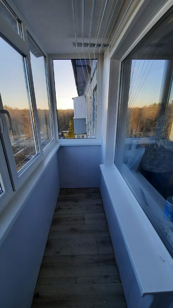 Теплое остекление балкона в Северодвинске. Сушилка на балконе.