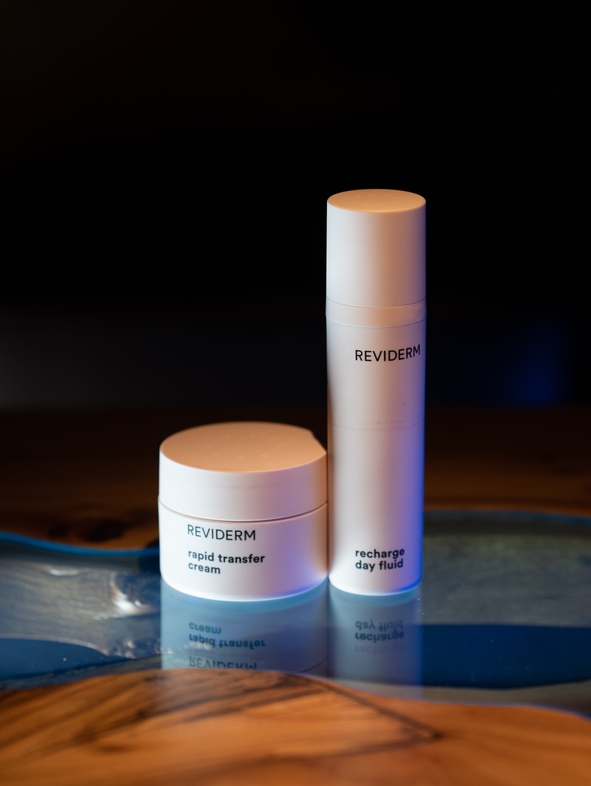 Фото косметики от партнеров школы компании Reviderm