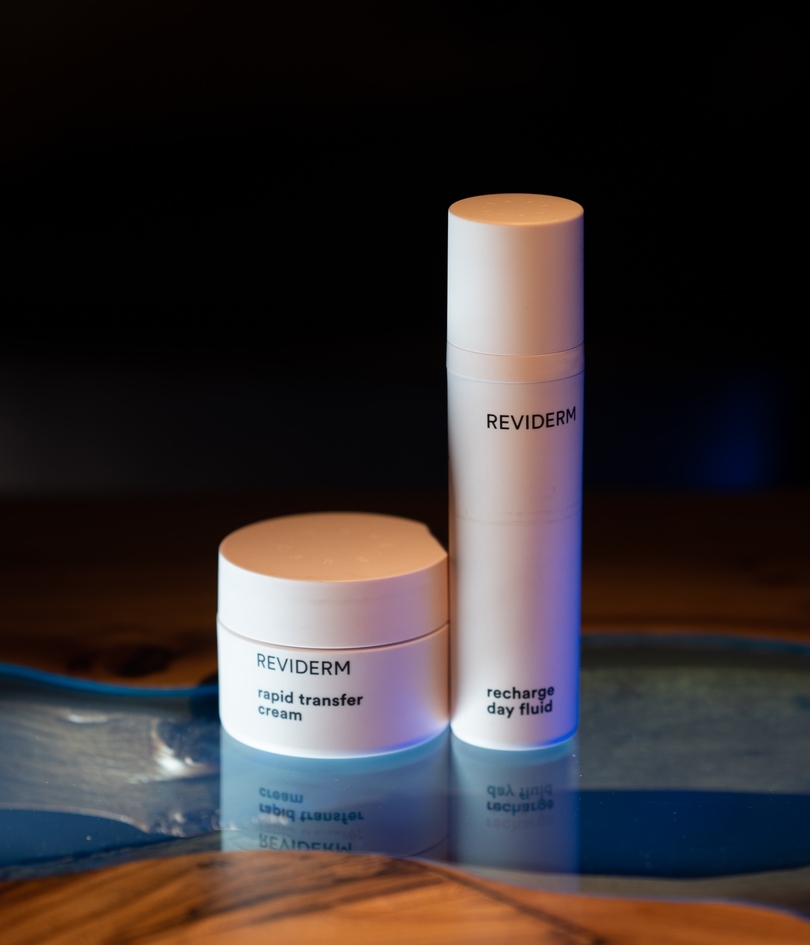 Фото косметики от партнеров школы компании Reviderm